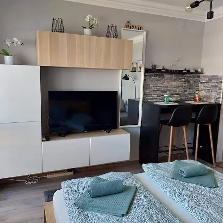 Roberta Apartman1 Апартаменты *